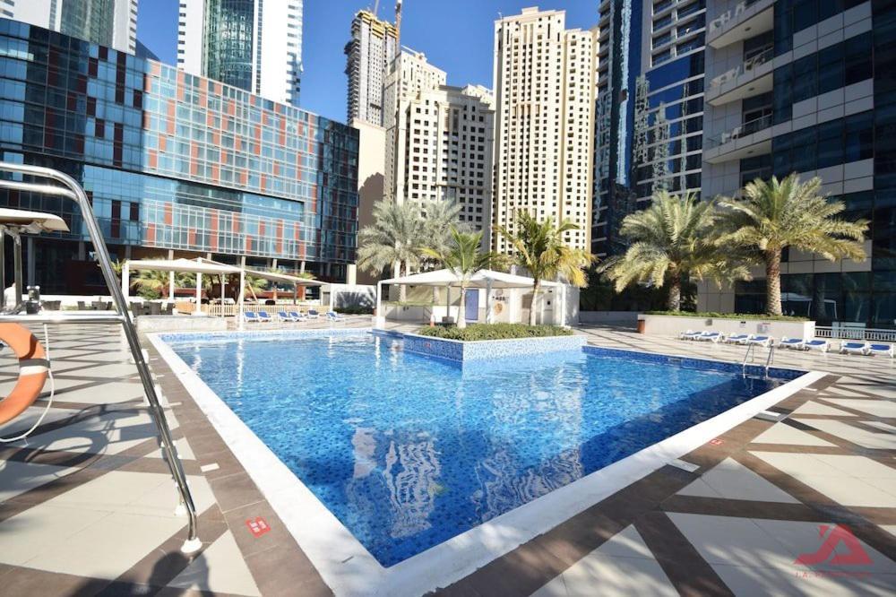 Cozy Marina & Sea View Apt In Bay Central Tower Dubai Marina With Modern Gym & Pool, Steps To Beach & Metro 外观 照片