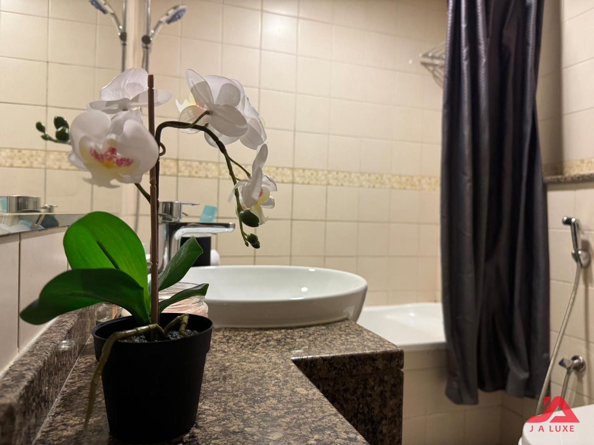 Cozy Marina & Sea View Apt In Bay Central Tower Dubai Marina With Modern Gym & Pool, Steps To Beach & Metro 外观 照片