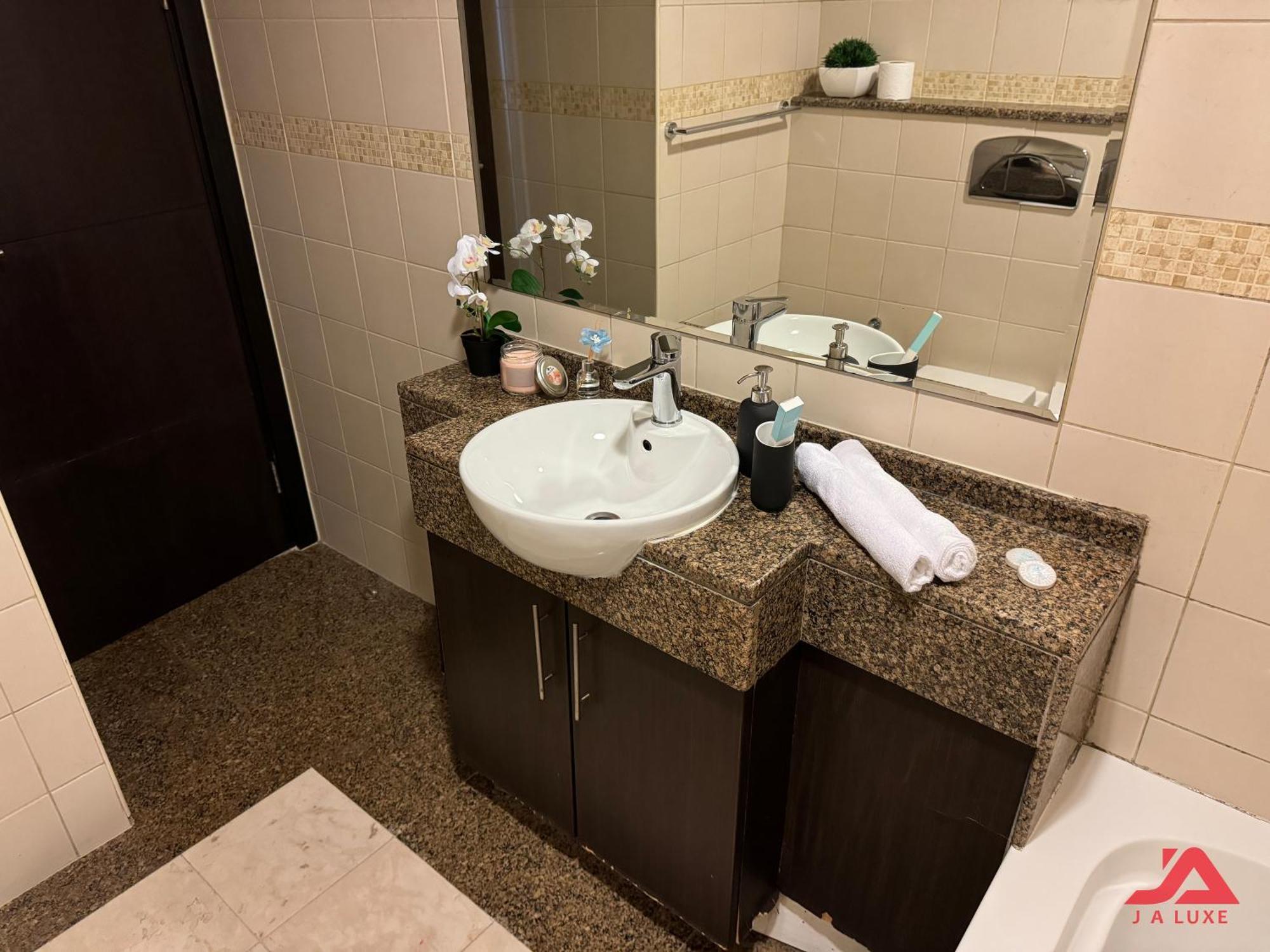 Cozy Marina & Sea View Apt In Bay Central Tower Dubai Marina With Modern Gym & Pool, Steps To Beach & Metro 外观 照片